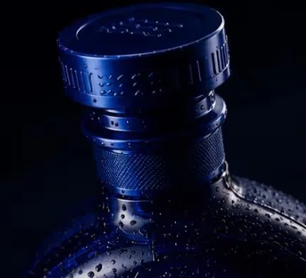 Float France liqueur premium packaging — Finishing detail
